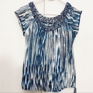 LUCKY BRAND fabric crochet neck trim gauzy cotton knit stretch hem print top S